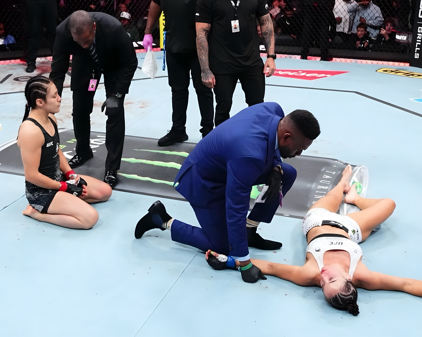 PRESALE: Alexa Grasso 8x10 Photo With Beckett COA & Free Shipping