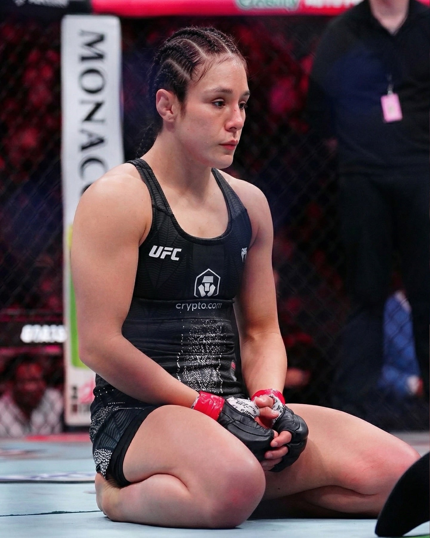 PRESALE: Alexa Grasso 8x10 Photo With Beckett COA & Free Shipping