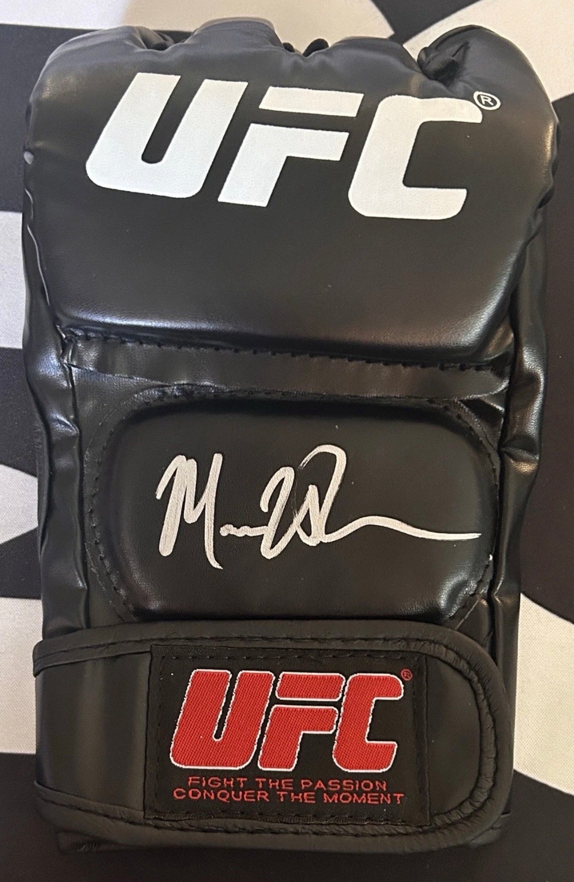 Marcus McGhee Signed Glove with Beckett COA & Free Shipping!