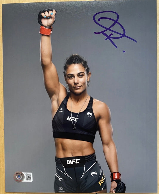 Tabatha Ricci Signed 8x10 Photo with Beckett COA & Free Shipping!