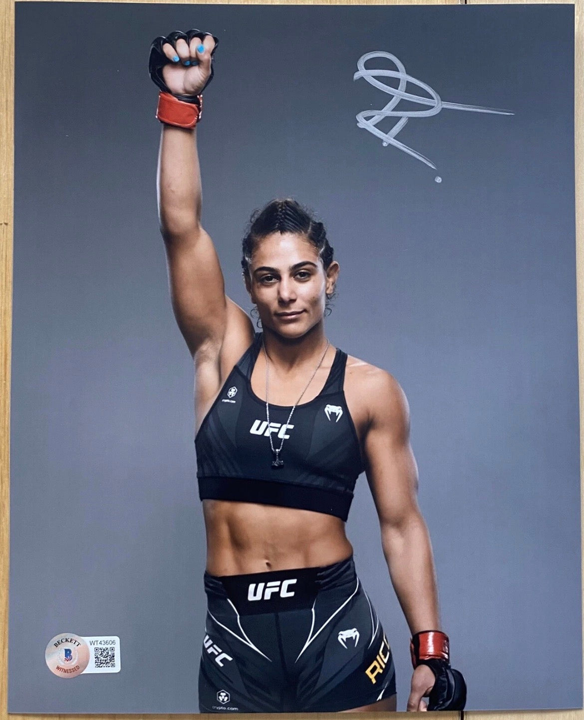 Tabatha Ricci Signed 8x10 Photo with Beckett COA & Free Shipping!