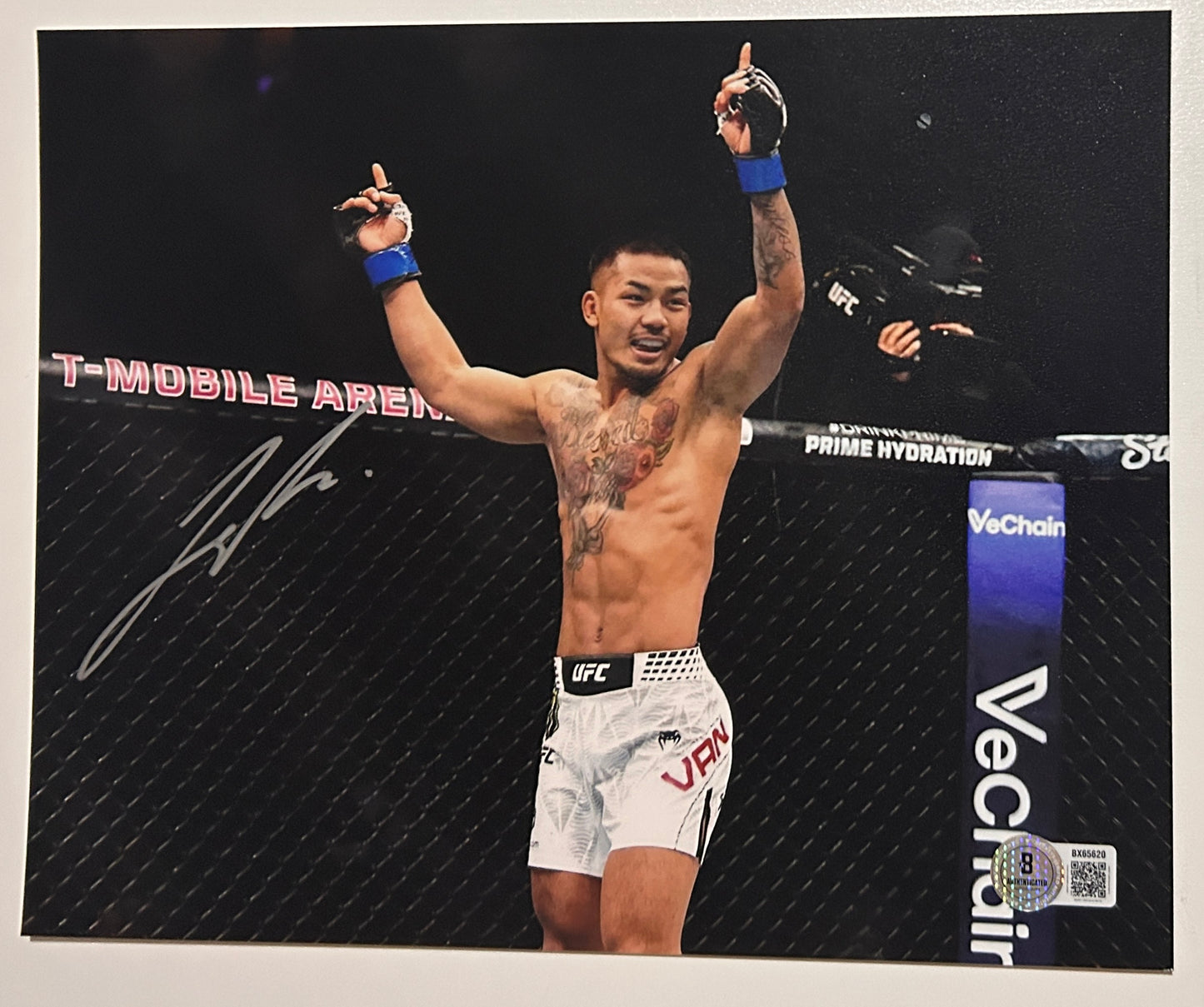Joshua Van Signed 8x10 Photo with Beckett COA & Free Shipping!