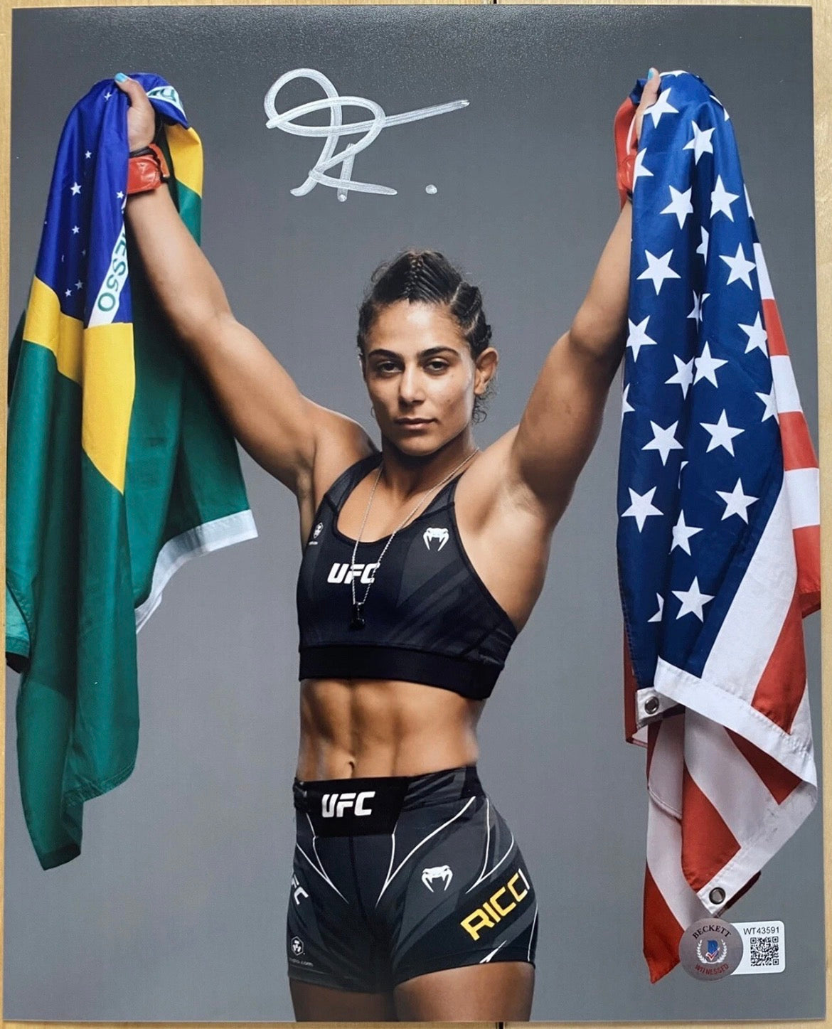 Tabatha Ricci Signed 8x10 Photo with Beckett COA & Free Shipping!