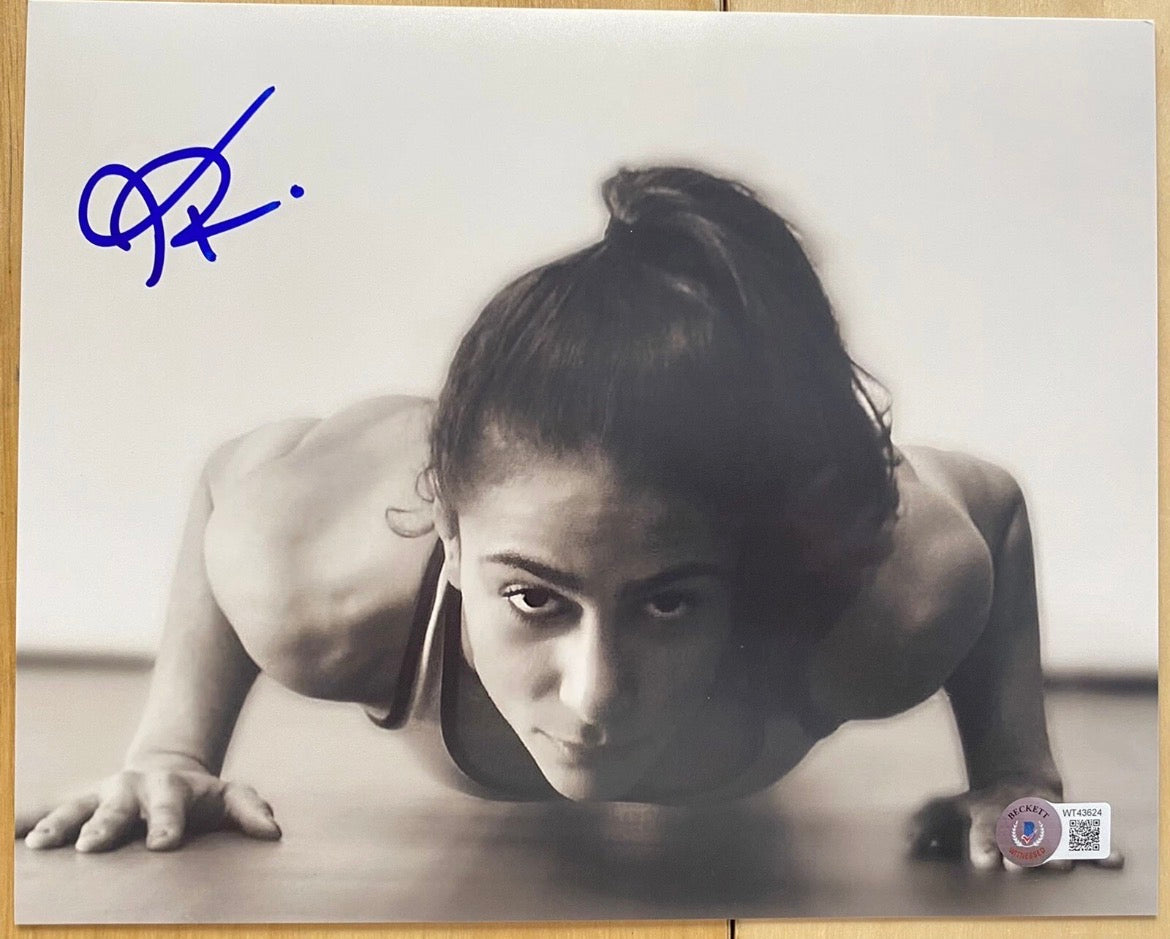 Tabatha Ricci Signed 8x10 Photo with Beckett COA & Free Shipping!