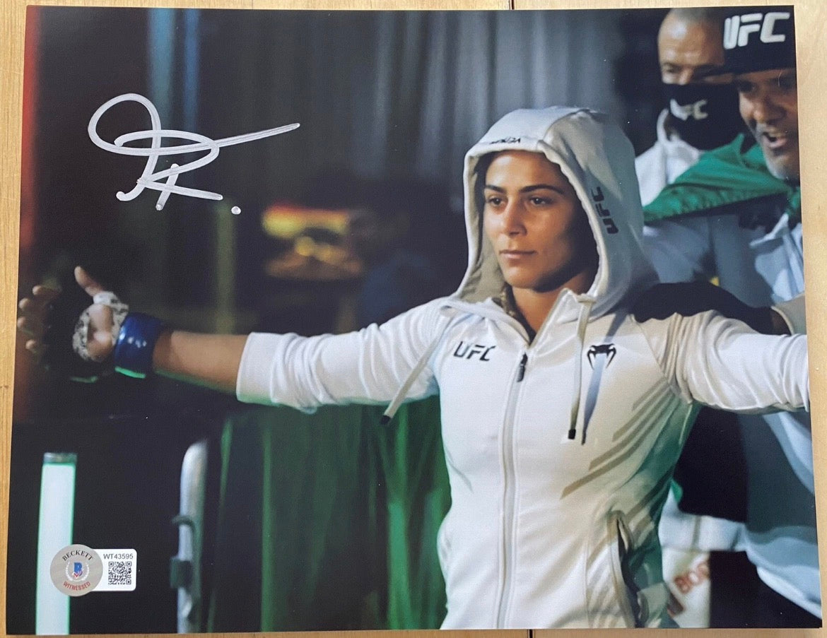 Tabatha Ricci Signed 8x10 Photo with Beckett COA & Free Shipping!