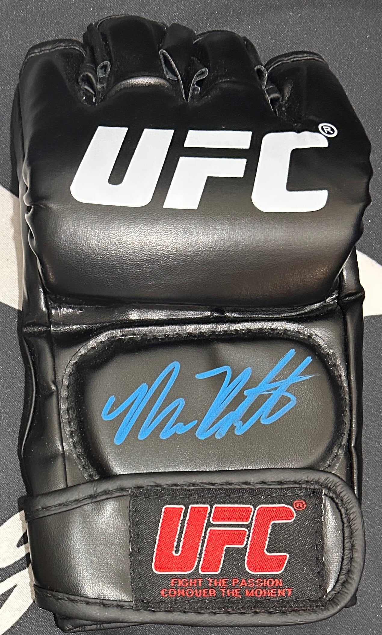 Mario Bautista Signed Glove with Beckett COA & Free Shipping!
