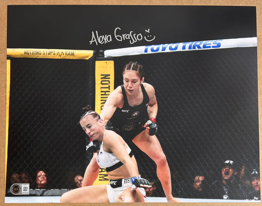 Alexa Grasso Signed 11x14 Photo with Beckett COA & Free Shipping!
