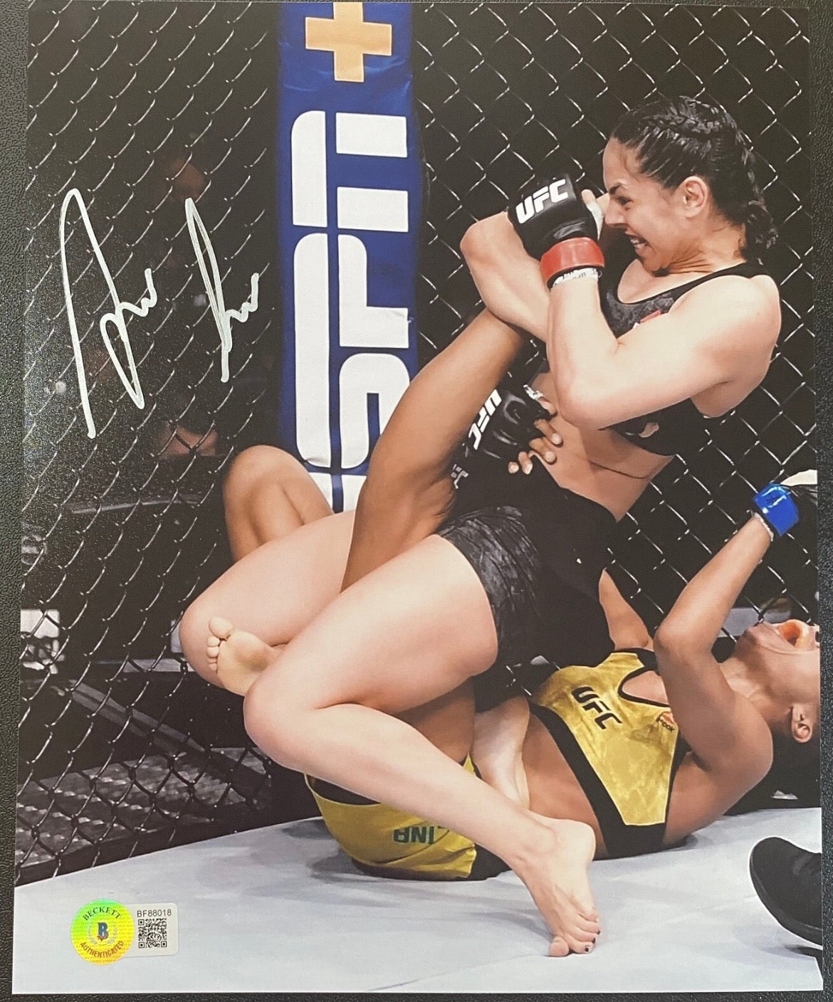 Ariane Lipski Da Silva Signed 8x10 Photo with Beckett COA & Free Shipping!