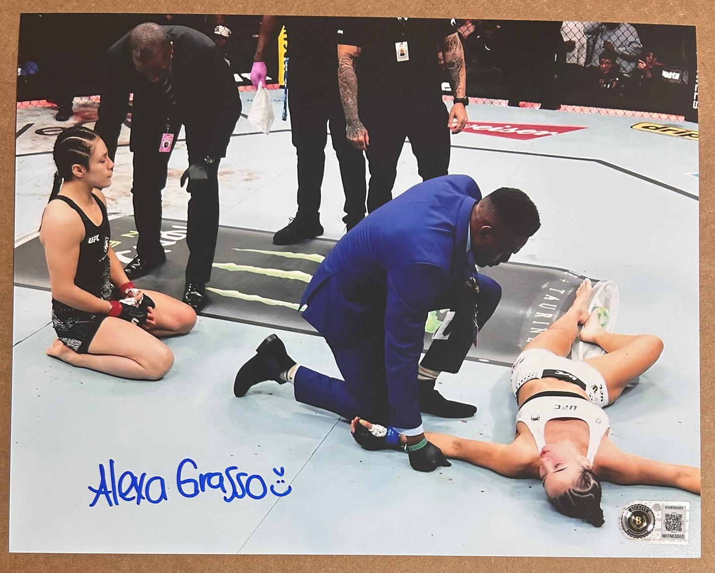 Alexa Grasso Signed 8x10 Photo with Beckett COA & Free Shipping!
