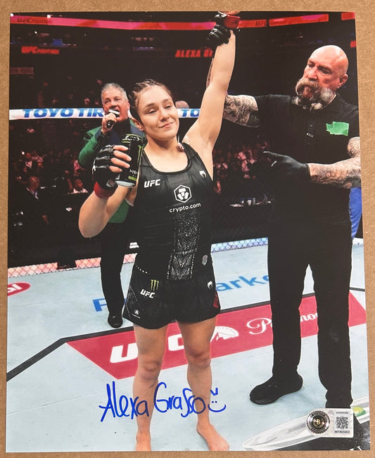 Alexa Grasso Signed 8x10 Photo with Beckett COA & Free Shipping!