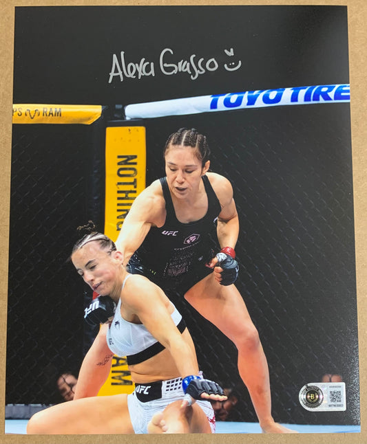 Alexa Grasso Signed 8x10 Photo with Beckett COA & Free Shipping!