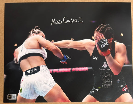 Alexa Grasso Signed 11x14 Photo with Beckett COA & Free Shipping!