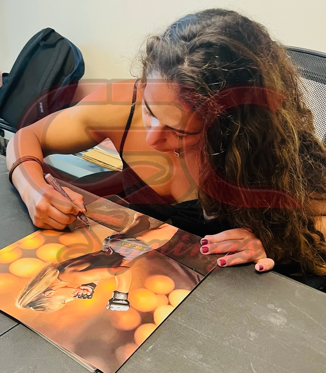 Tabatha Ricci Signed 8x10 Photo with Beckett COA & Free Shipping!